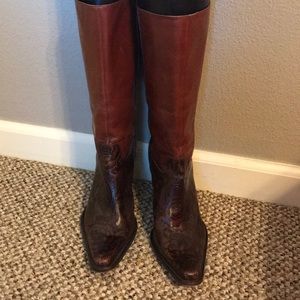 Super cute women’s cowboy boots.